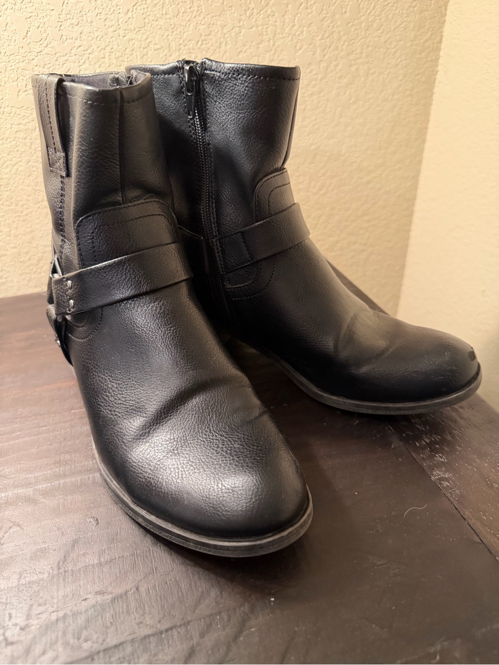 FRYE AND CO. Elodie Black Leather Ankle Harness Booties